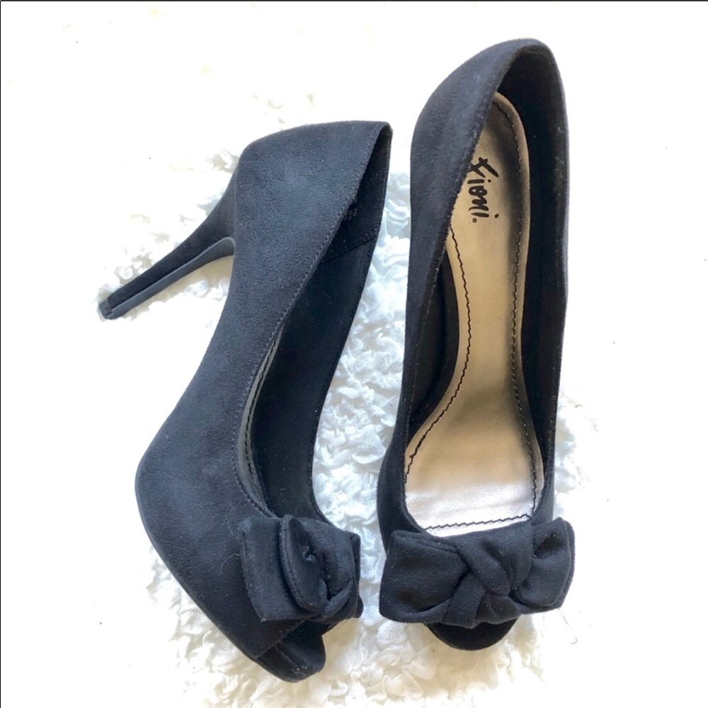 Fioni Black Suede Open Toe Heels With Bow
